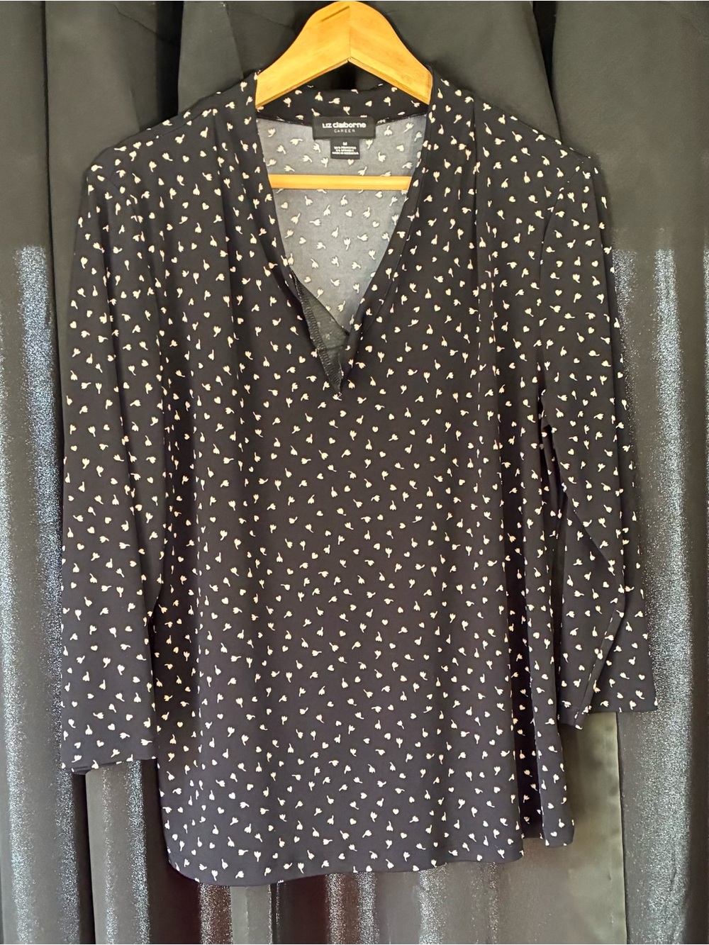 Liz Claiborne Tulip Blouse Black-White Flowers and Mini White Hearts Medium
